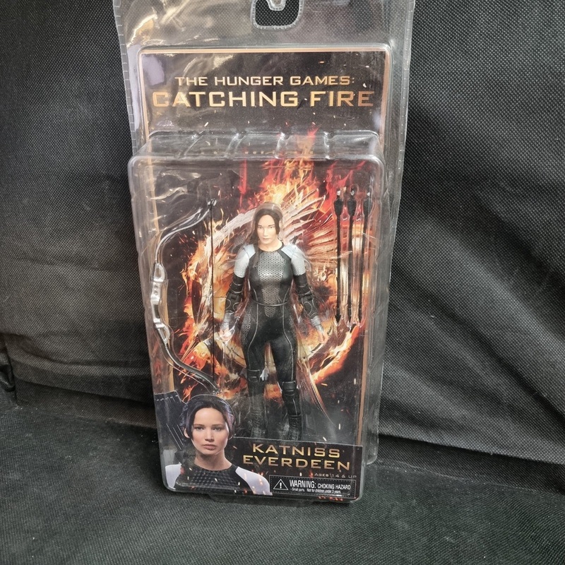 The Hunger Games Catching Fire Katniss Everdeen Action Figure NECA Factory Seal