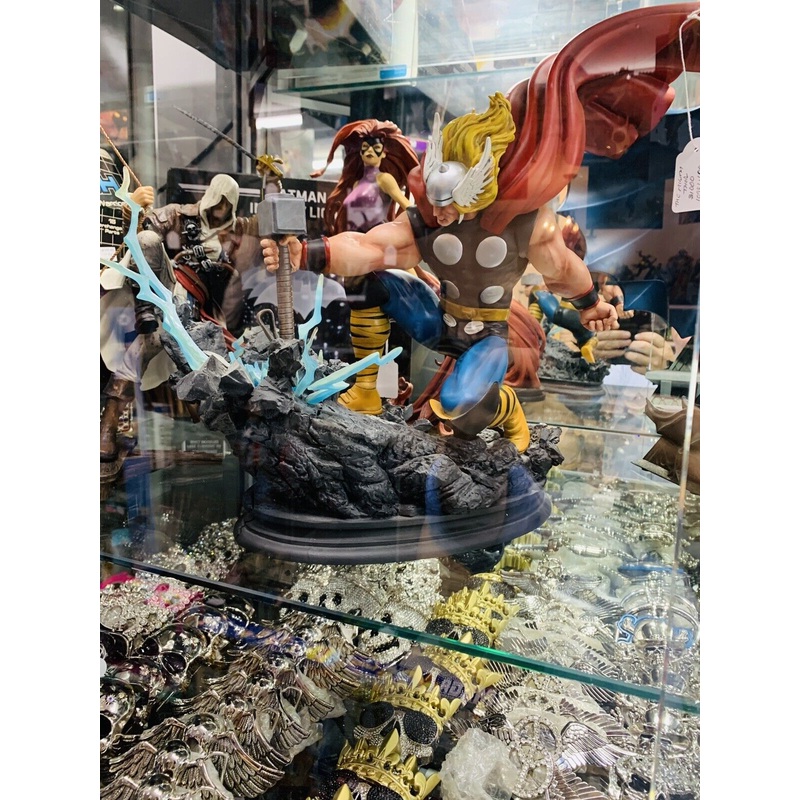 The Mighty Thor Strike Down Statue 1098/1500 Rare – N05432