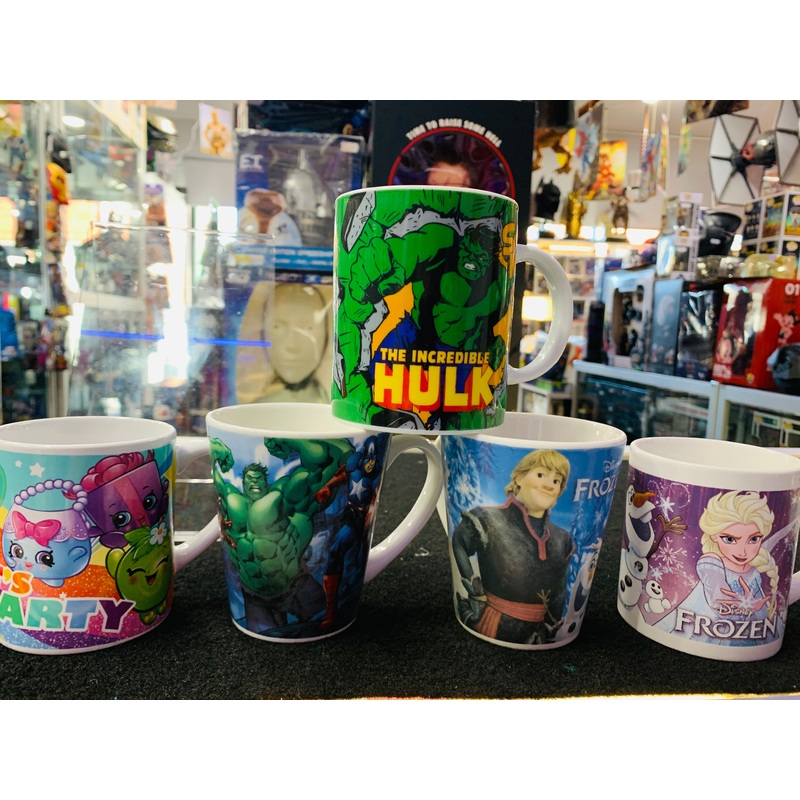 5 collectible cups frozen , hulk , captain America and lets party