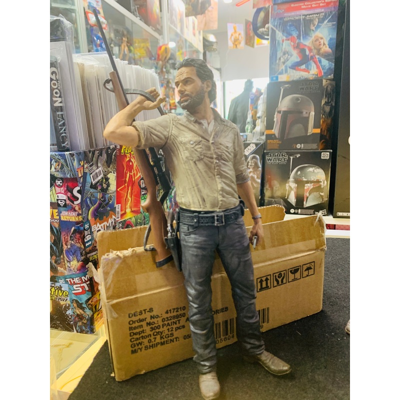 Walking dead Rick Grimes 10 inch figurine no box