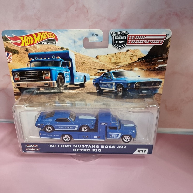 2020 Hot Wheels Team Transport #19 ’69 Ford Mustang Boss 302 & Retro Rig Hauler
