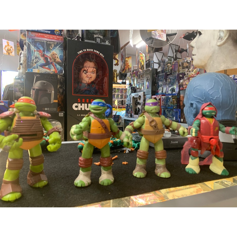 Teenage mutant ninja turtles set of 4 used toys