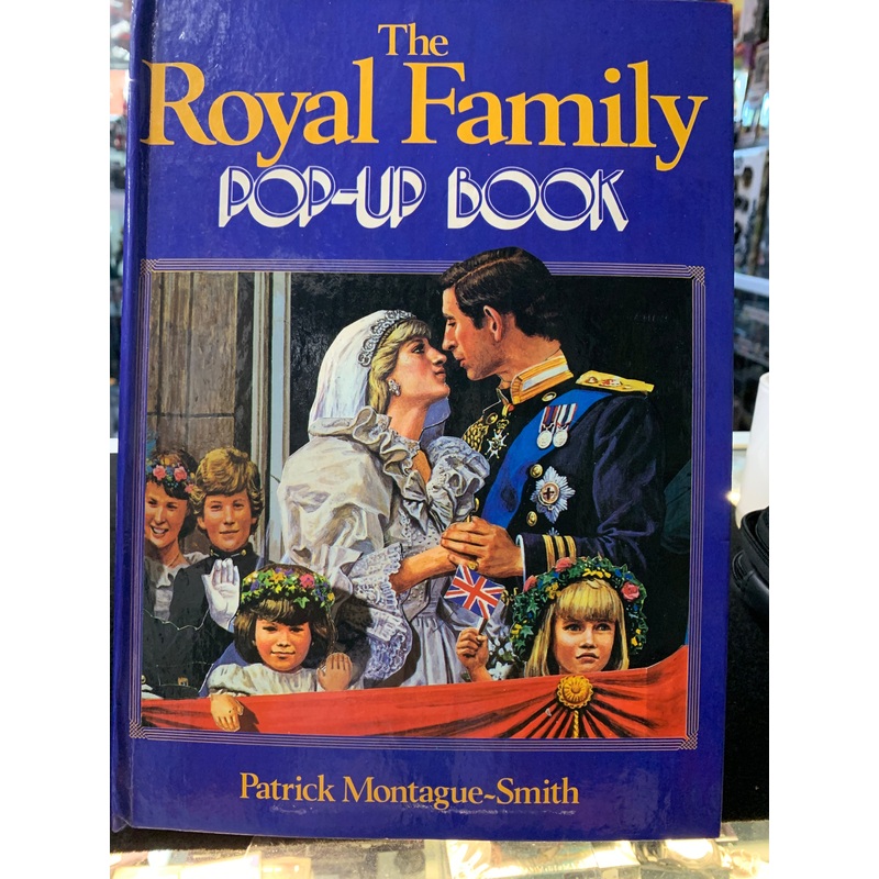 The Royal Family Pop up book very cool