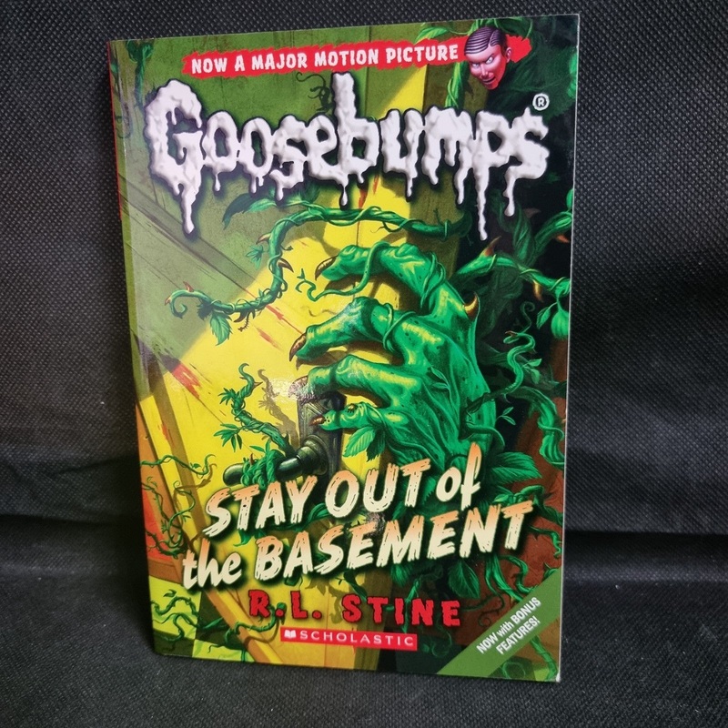 Stay Out of the Basement (Classic Goosebumps #22) Paperback