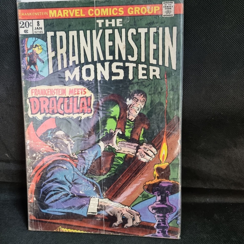 THE FRANKENSTEIN MONSTER 8 DRACULA MARVEL HORROR COMIC