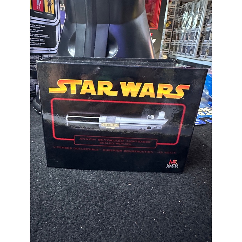 STAR WARS ANAKIN SKYWALKER LIGHTSABER SCALED REPLICA