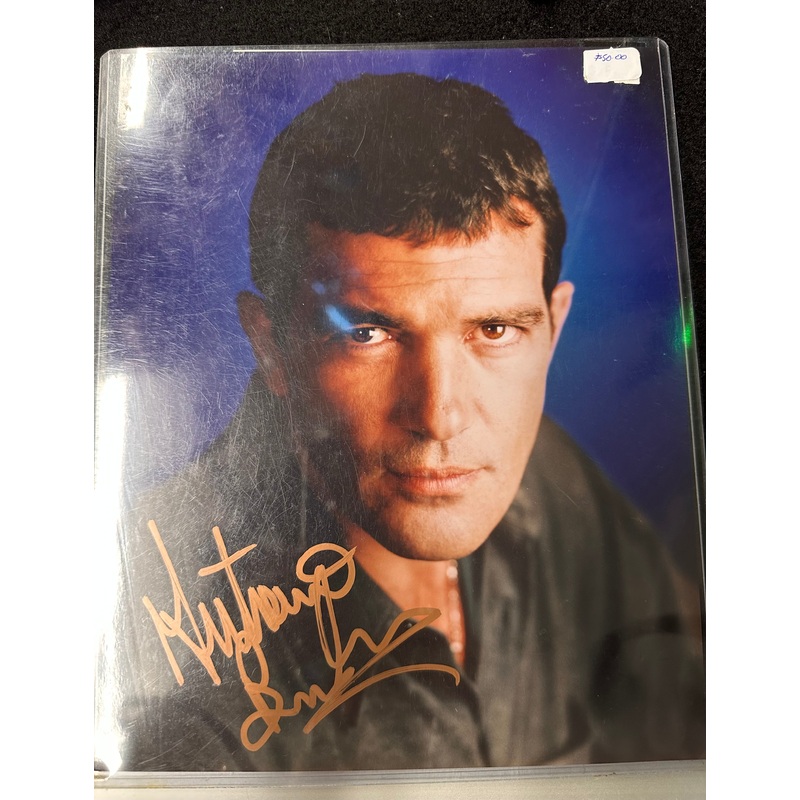 ANTONIO BANDERAS AUTOGRAPH WITH C.O.A