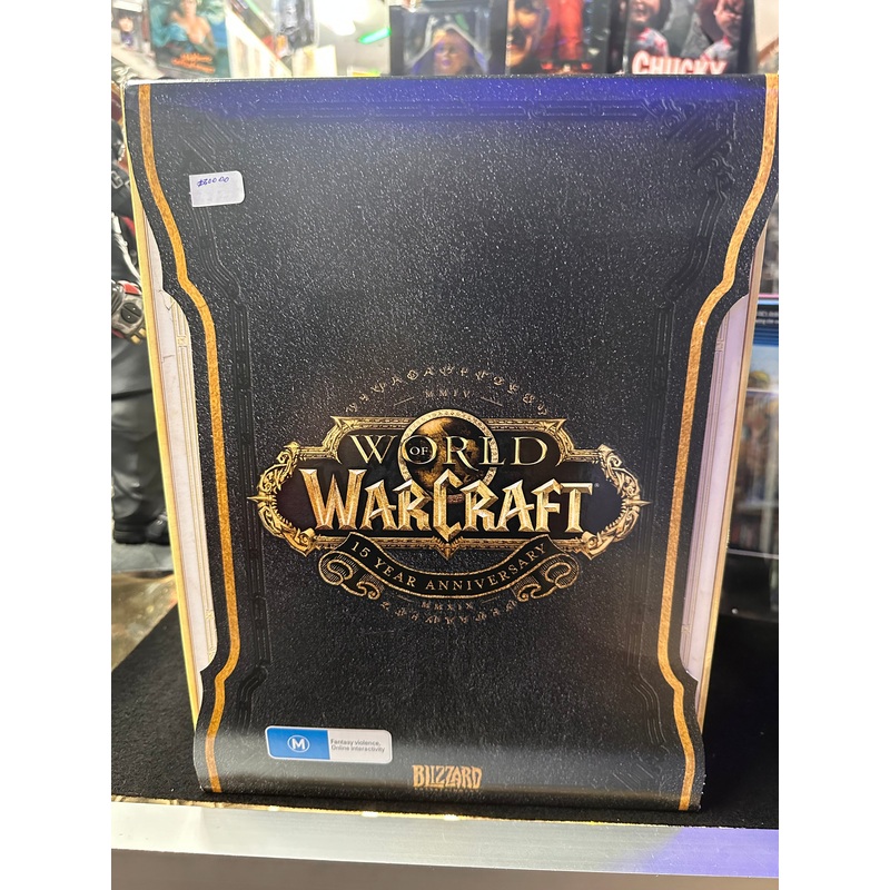 WORLD OF WARCRAFT 15 YEAR ANNIVERSARY STATUE AND ACCESSORIES