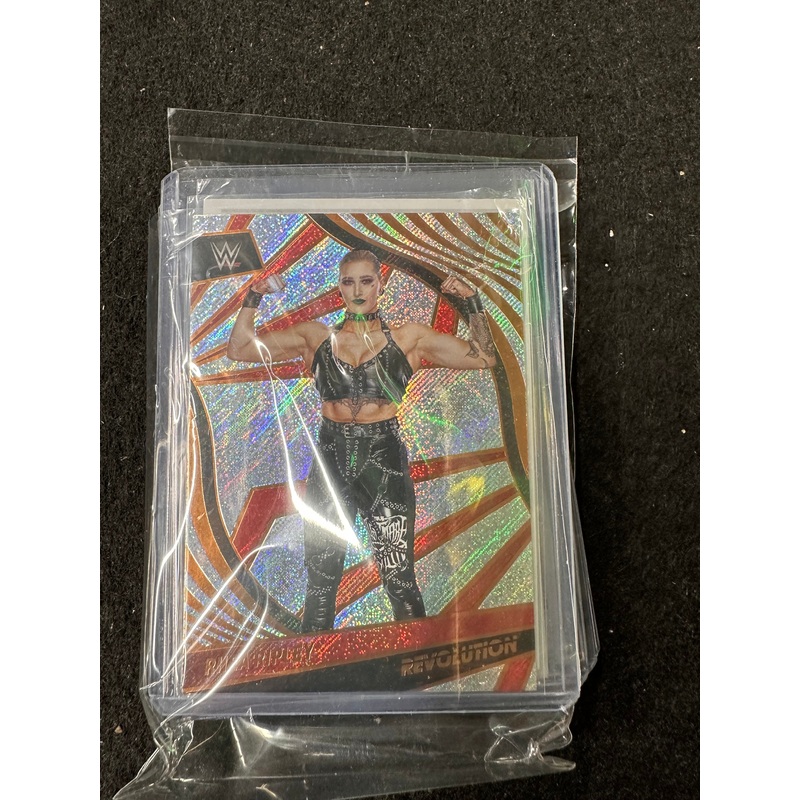 2022 CHRONICLES WWE RAW TRADING CARDS