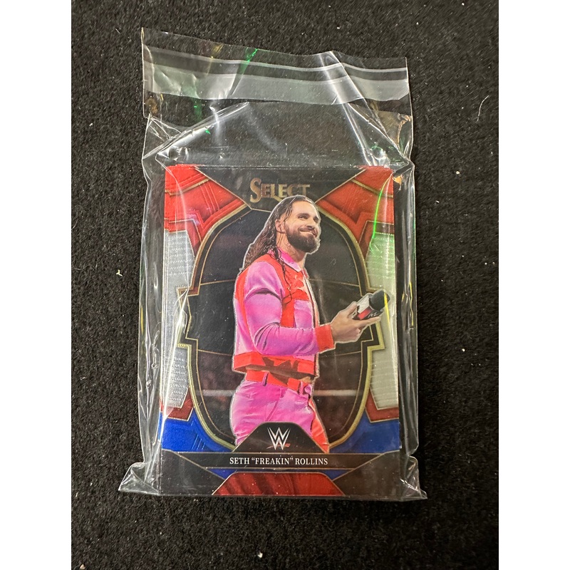2022 SELECT WWE RAW TRADING CARDS