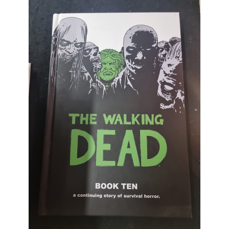 THE WALKING DEAD BOOK TEN