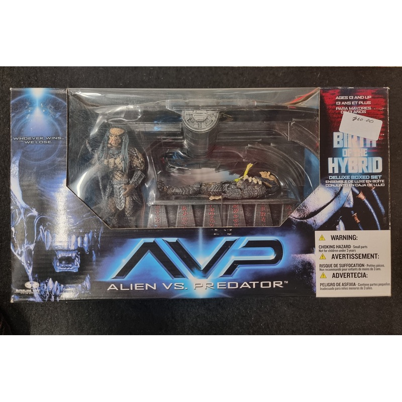ALIEN vs PREDATOR BIRTH OF THE HYBRID DELUXE PLAYSET