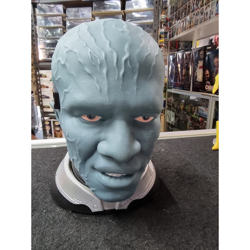 AMAZING SPIDER-MAN 2 ELECTRO LIGHT-UP HEAD BUST & BLU-RAY