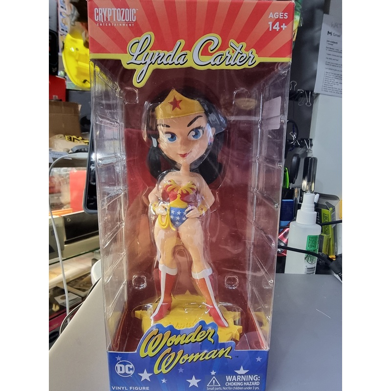 WONDER WOMAN LYNDA CARTER VINYL FIGURE