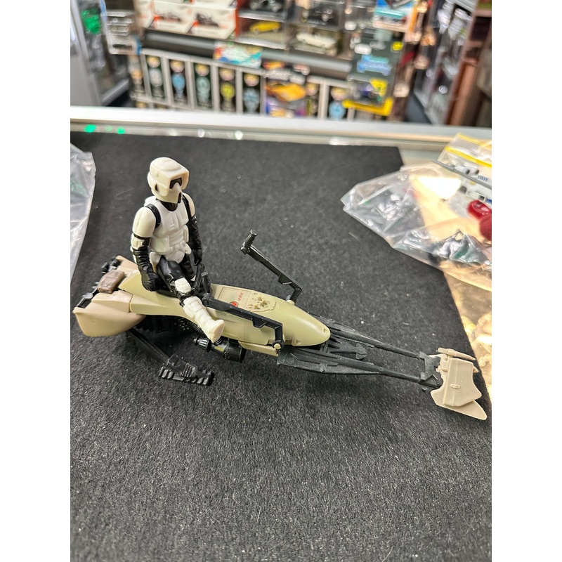 Vintage 1983 Kenner Star Wars Speeder Bike Vehicle With Biker Scout