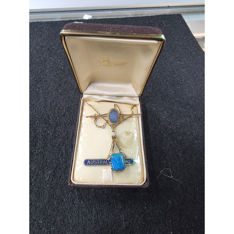 AUSTRALIAN OPAL PENDANT AND BROOCH
