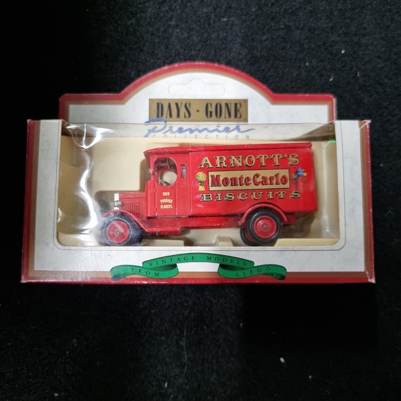 3.6 INCH 1931 Morris Van Arnott’s Biscuits Lledo 1/50 Diecast Mint Loose