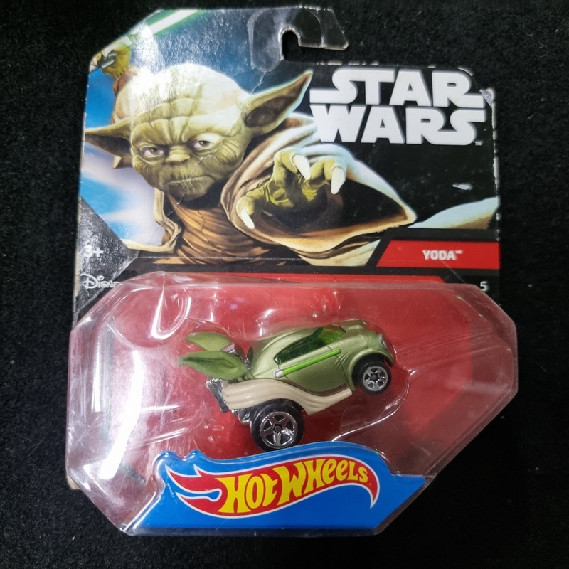 Yoda Star Wars Die-Cast  Hot Wheels Character Car  ( 2014 )