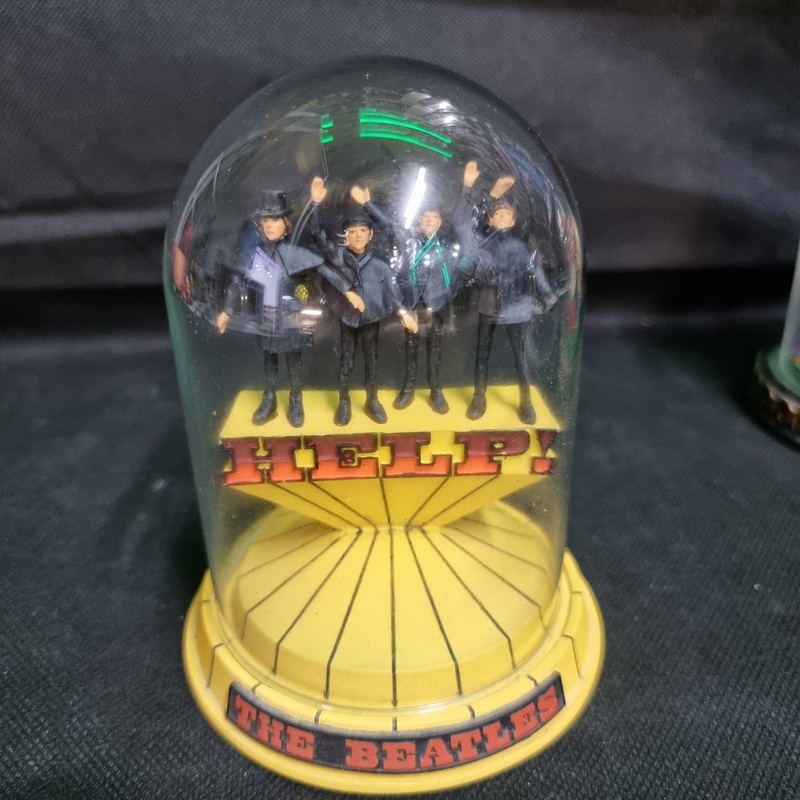 the Beatles HELP Franklin Mint Dome figure with music box from japan