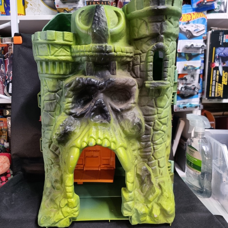 Vintage Heman and the Masters of the Universe Castle Grayskull Playset
