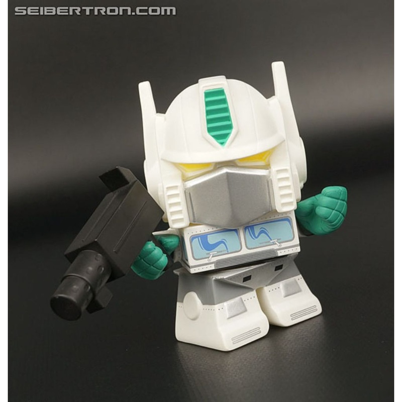The Loyal Subjects Transformers 3′ Ultra Magnus Prime