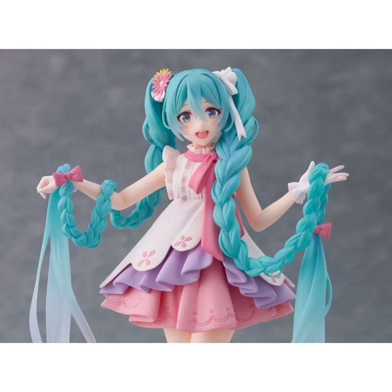 Taito Hatsune Miku Rapunzel Wonderland Figure